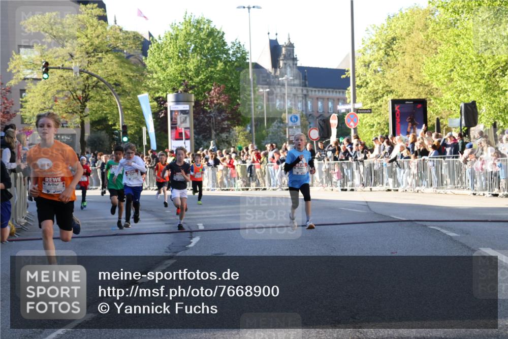 25.04.2025 - Das Zehntel Yannick Fuchs http://msf.ph/oto/7668900 26.04.2025 08:50:52 Ziel 1080, 1087, 1114, 1484, 1748, 1781, 1787, 1922, 2321, 2325, 2356, 2709, 2718, 2731, 2734, 2778, 2795, 2827, 2832, 2840, 3040, 3231, 3782, 3865 meine-sportfotos.de