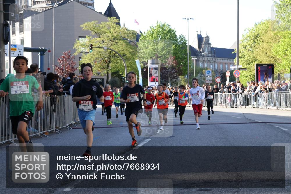 25.04.2025 - Das Zehntel Yannick Fuchs http://msf.ph/oto/7668934 26.04.2025 08:50:56 Ziel 1080, 1087, 1484, 1748, 1781, 1787, 1922, 2321, 2325, 2356, 2474, 2709, 2718, 2734, 2778, 2795, 2827, 2832, 2840, 3040, 3231, 3782, 3865 meine-sportfotos.de