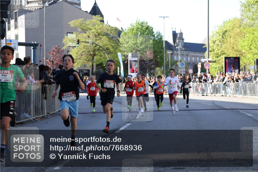 25.04.2025 - Das Zehntel Yannick Fuchs http://msf.ph/oto/7668936 26.04.2025 08:50:56 Ziel 1080, 1087, 1484, 1748, 1781, 1787, 1922, 2321, 2325, 2356, 2474, 2709, 2718, 2734, 2778, 2795, 2827, 2832, 2840, 3040, 3231, 3782, 3865 meine-sportfotos.de
