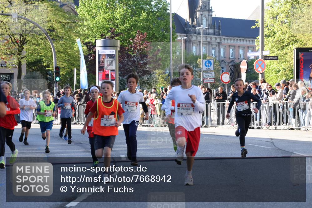 25.04.2025 - Das Zehntel Yannick Fuchs http://msf.ph/oto/7668942 26.04.2025 08:50:57 Ziel 1080, 1087, 1484, 1748, 1781, 1787, 1922, 2321, 2325, 2356, 2474, 2709, 2718, 2734, 2778, 2795, 2827, 2832, 2840, 3040, 3231, 3782, 3865 meine-sportfotos.de