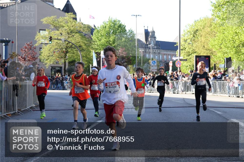 25.04.2025 - Das Zehntel Yannick Fuchs http://msf.ph/oto/7668955 26.04.2025 08:50:59 Ziel 1080, 1087, 1484, 1748, 1781, 1787, 1922, 2321, 2325, 2356, 2474, 2709, 2718, 2734, 2778, 2795, 2827, 2832, 2919, 3040, 3231, 3415, 3782, 3865 meine-sportfotos.de