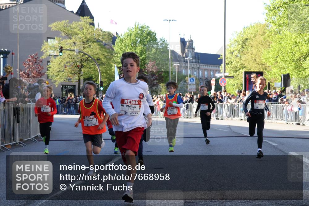 25.04.2025 - Das Zehntel Yannick Fuchs http://msf.ph/oto/7668958 26.04.2025 08:50:59 Ziel 1080, 1087, 1484, 1748, 1781, 1787, 1922, 2321, 2325, 2356, 2474, 2709, 2718, 2734, 2778, 2795, 2827, 2832, 2919, 3040, 3231, 3415, 3782, 3865 meine-sportfotos.de