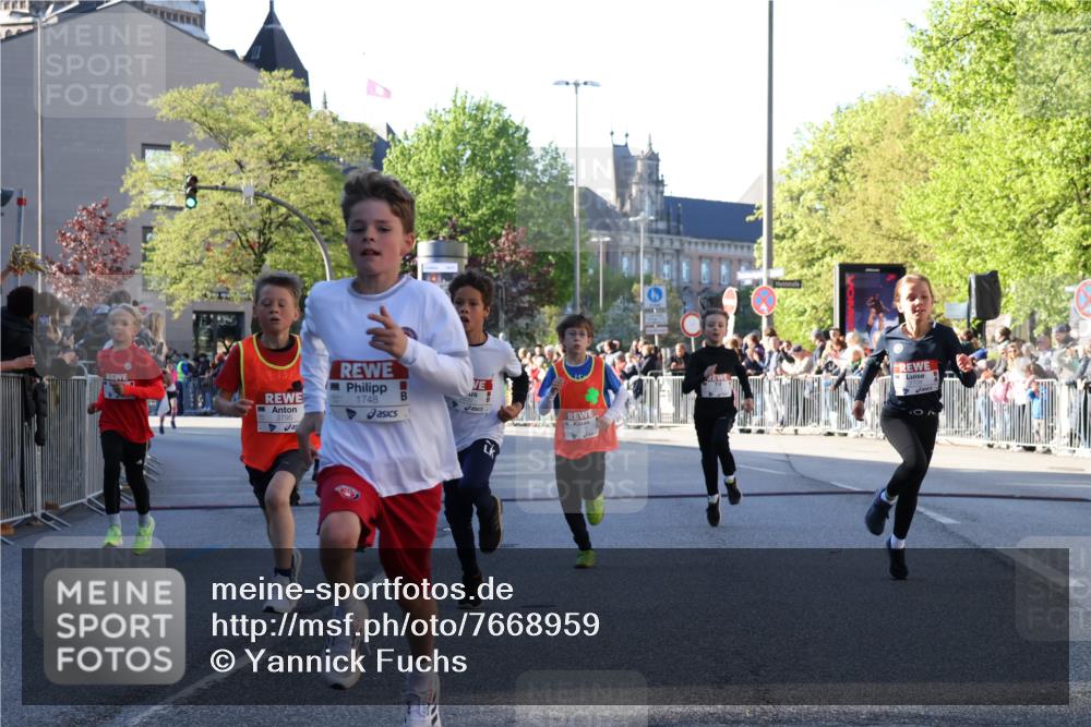 25.04.2025 - Das Zehntel Yannick Fuchs http://msf.ph/oto/7668959 26.04.2025 08:50:59 Ziel 1080, 1087, 1484, 1748, 1781, 1787, 1922, 2321, 2325, 2356, 2474, 2709, 2718, 2734, 2778, 2795, 2827, 2832, 2919, 3040, 3231, 3415, 3782, 3865 meine-sportfotos.de