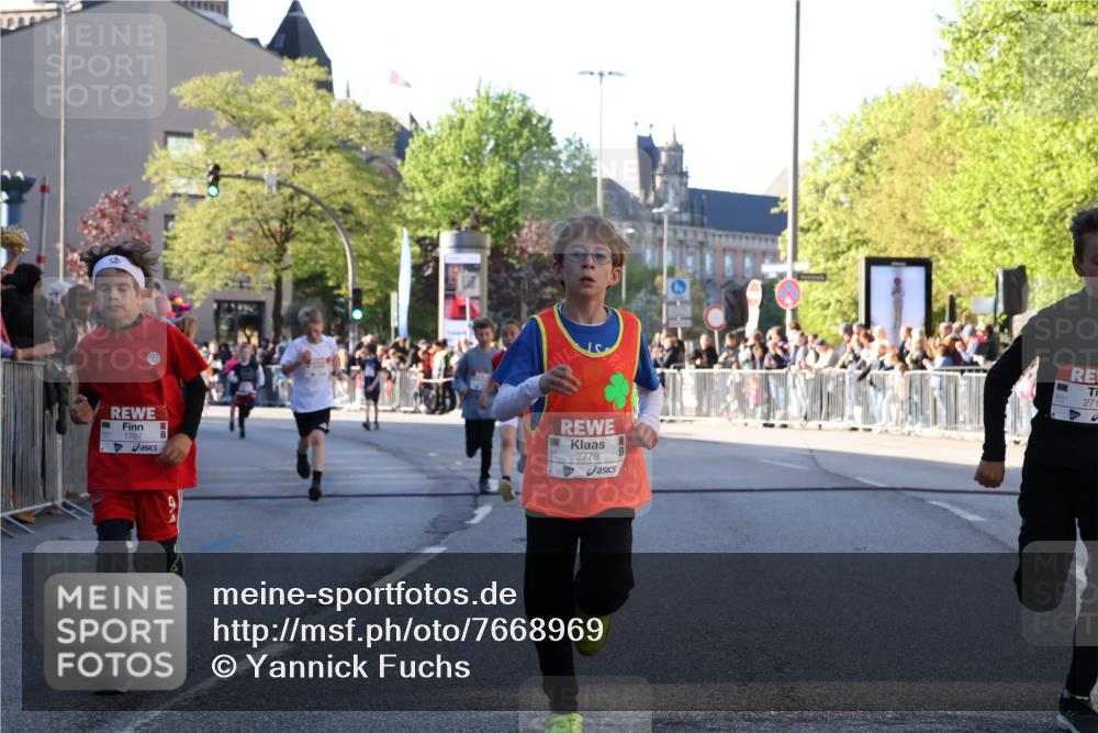 25.04.2025 - Das Zehntel Yannick Fuchs http://msf.ph/oto/7668969 26.04.2025 08:51:01 Ziel 1080, 1087, 1484, 1748, 1781, 1787, 1922, 2321, 2325, 2356, 2474, 2667, 2672, 2709, 2718, 2778, 2795, 2827, 2832, 2914, 2919, 3040, 3231, 3415, 3710 meine-sportfotos.de