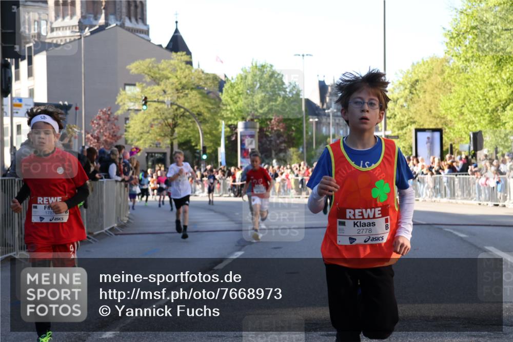 25.04.2025 - Das Zehntel Yannick Fuchs http://msf.ph/oto/7668973 26.04.2025 08:51:01 Ziel 1080, 1087, 1484, 1748, 1781, 1787, 1922, 2321, 2325, 2356, 2474, 2667, 2672, 2709, 2718, 2778, 2795, 2827, 2832, 2914, 2919, 3040, 3231, 3415, 3710 meine-sportfotos.de