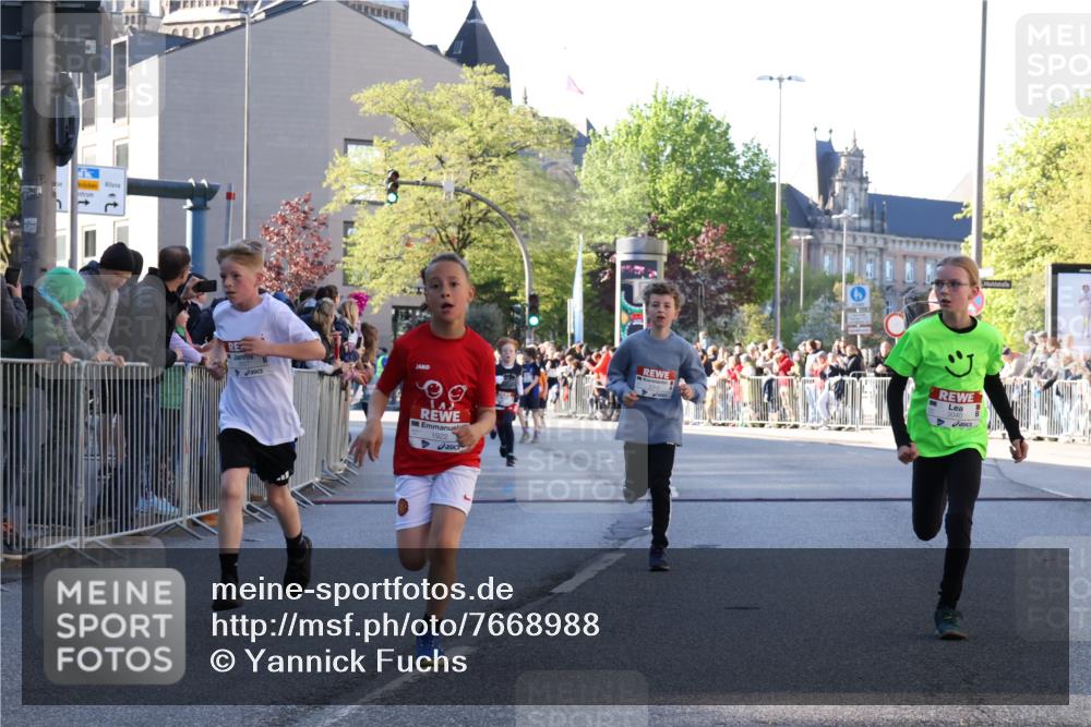 25.04.2025 - Das Zehntel Yannick Fuchs http://msf.ph/oto/7668988 26.04.2025 08:51:04 Ziel 1748, 1781, 1787, 1922, 2309, 2356, 2474, 2667, 2672, 2709, 2718, 2778, 2795, 2827, 2832, 2914, 2919, 3040, 3231, 3415, 3710, 3808 meine-sportfotos.de