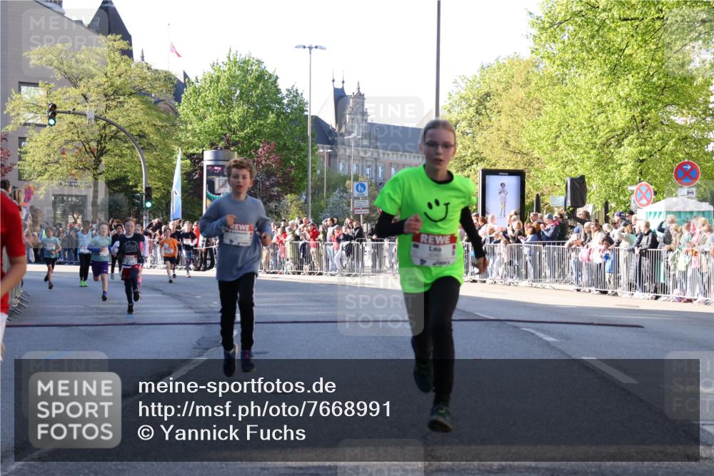25.04.2025 - Das Zehntel Yannick Fuchs http://msf.ph/oto/7668991 26.04.2025 08:51:04 Ziel 1748, 1781, 1787, 1922, 2309, 2356, 2474, 2667, 2672, 2709, 2718, 2778, 2795, 2827, 2832, 2914, 2919, 3040, 3231, 3415, 3710, 3808 meine-sportfotos.de