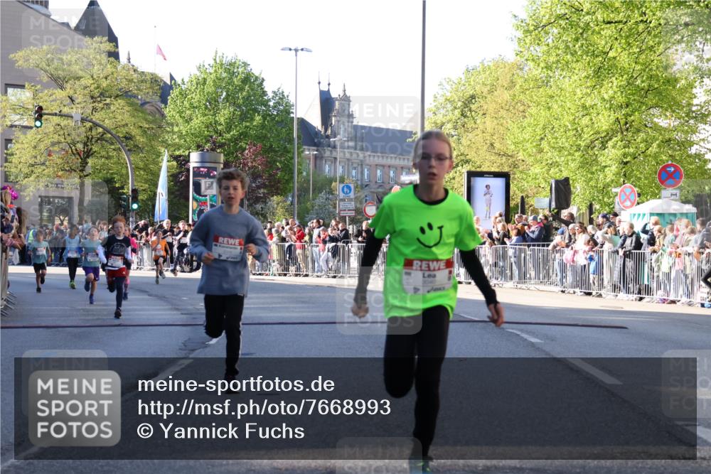 25.04.2025 - Das Zehntel Yannick Fuchs http://msf.ph/oto/7668993 26.04.2025 08:51:04 Ziel 1748, 1781, 1787, 1922, 2309, 2356, 2474, 2667, 2672, 2709, 2718, 2778, 2795, 2827, 2832, 2914, 2919, 3040, 3231, 3415, 3710, 3808 meine-sportfotos.de