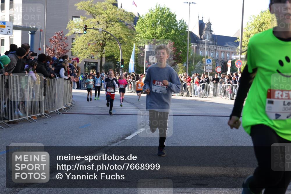 25.04.2025 - Das Zehntel Yannick Fuchs http://msf.ph/oto/7668999 26.04.2025 08:51:05 Ziel 1781, 1787, 1922, 2309, 2356, 2474, 2667, 2672, 2709, 2718, 2778, 2827, 2832, 2914, 2919, 3040, 3231, 3415, 3710, 3808 meine-sportfotos.de