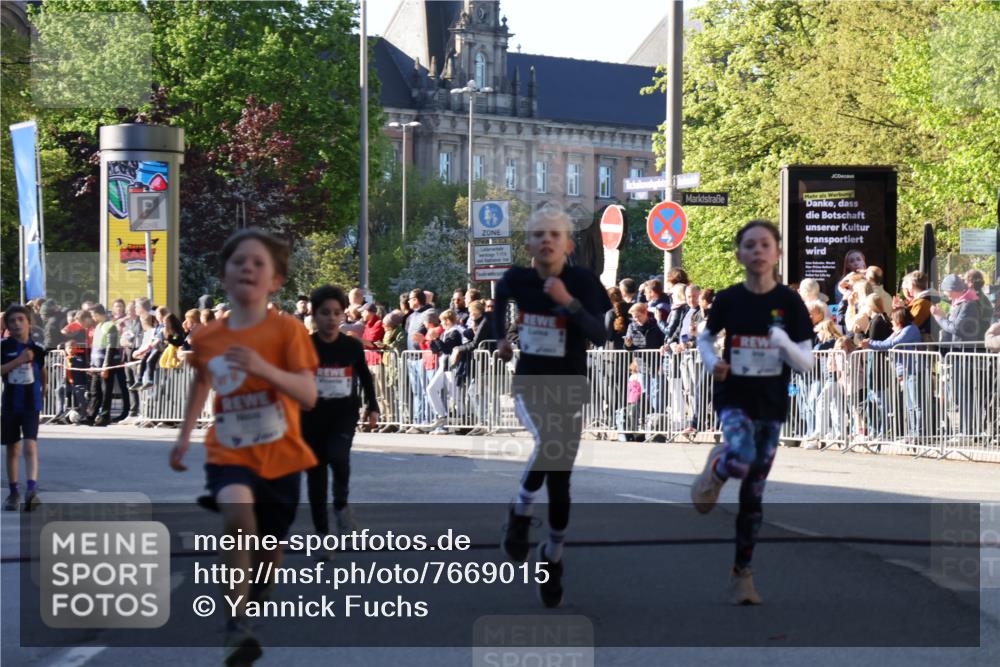 25.04.2025 - Das Zehntel Yannick Fuchs http://msf.ph/oto/7669015 26.04.2025 08:51:10 Ziel 1757, 2309, 2348, 2474, 2667, 2672, 2848, 2914, 2919, 3066, 3097, 3099, 3188, 3415, 3710, 3808 meine-sportfotos.de