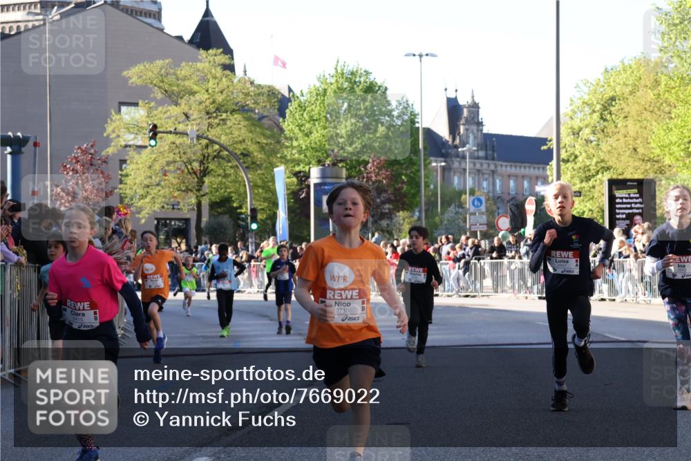25.04.2025 - Das Zehntel Yannick Fuchs http://msf.ph/oto/7669022 26.04.2025 08:51:11 Ziel 1488, 1546, 1757, 2309, 2348, 2474, 2621, 2667, 2672, 2848, 2914, 2919, 3066, 3097, 3099, 3188, 3415, 3710, 3808 meine-sportfotos.de