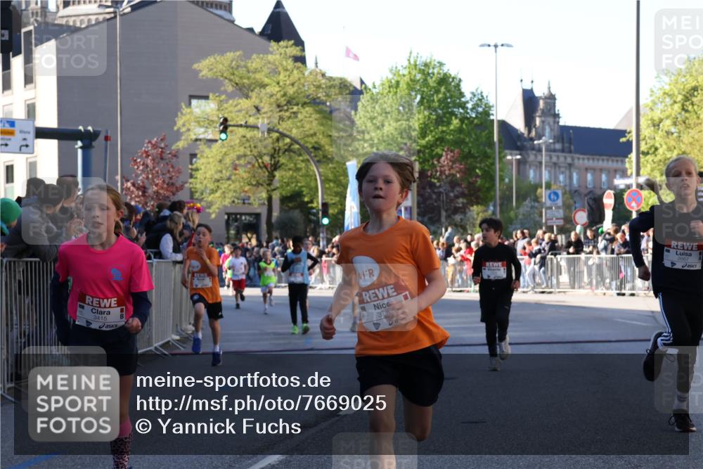 25.04.2025 - Das Zehntel Yannick Fuchs http://msf.ph/oto/7669025 26.04.2025 08:51:12 Ziel 1488, 1546, 1757, 2309, 2348, 2474, 2621, 2667, 2672, 2848, 2914, 2919, 3049, 3066, 3097, 3099, 3188, 3415, 3710, 3808 meine-sportfotos.de