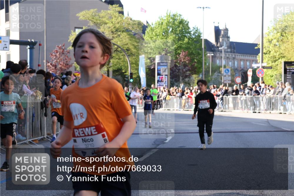 25.04.2025 - Das Zehntel Yannick Fuchs http://msf.ph/oto/7669033 26.04.2025 08:51:12 Ziel 1488, 1546, 1757, 2309, 2348, 2474, 2621, 2667, 2672, 2848, 2914, 2919, 3049, 3066, 3097, 3099, 3188, 3415, 3710, 3808 meine-sportfotos.de
