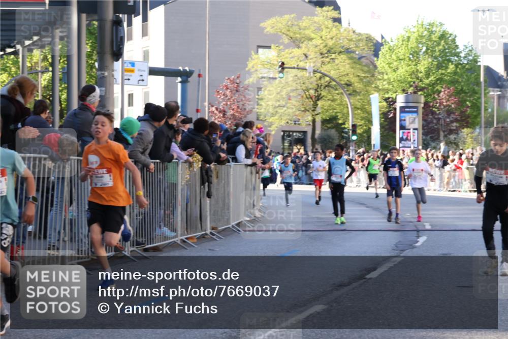 25.04.2025 - Das Zehntel Yannick Fuchs http://msf.ph/oto/7669037 26.04.2025 08:51:13 Ziel 1488, 1546, 1757, 2010, 2309, 2348, 2474, 2621, 2667, 2672, 2848, 2914, 2919, 3049, 3066, 3097, 3099, 3188, 3415, 3710, 3808 meine-sportfotos.de