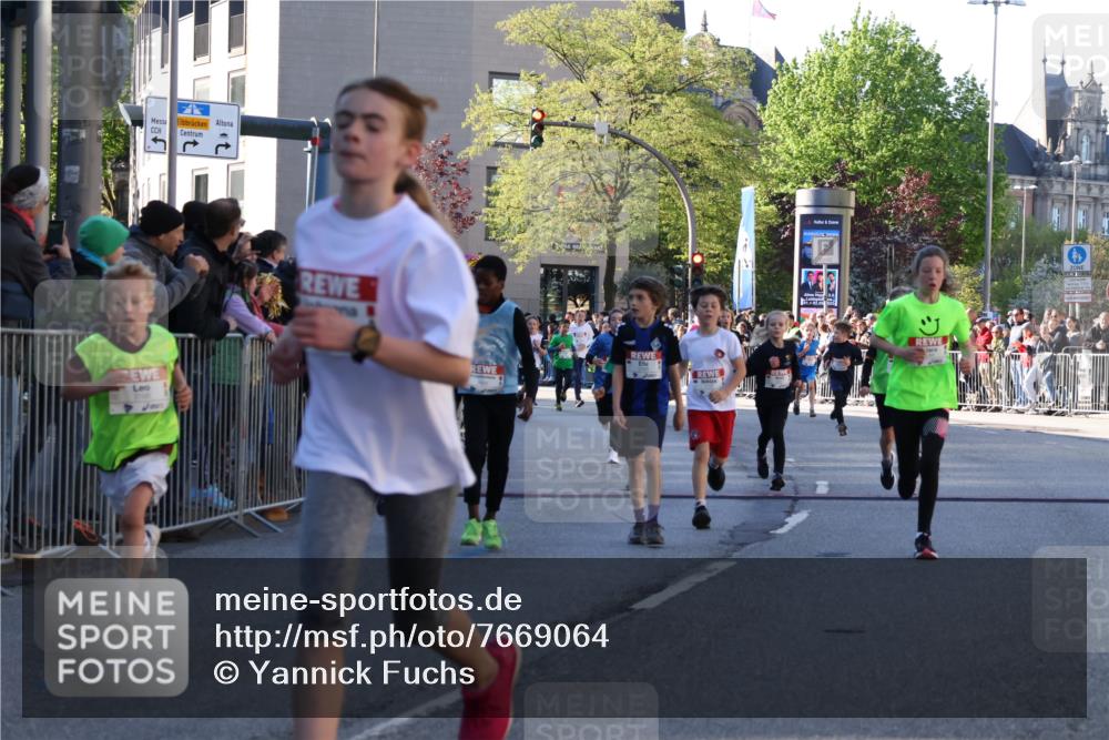 25.04.2025 - Das Zehntel Yannick Fuchs http://msf.ph/oto/7669064 26.04.2025 08:51:19 Ziel 1177, 1488, 1546, 1621, 1757, 1943, 2010, 2213, 2309, 2348, 2505, 2621, 2684, 2700, 2848, 2853, 2907, 2960, 2975, 3049, 3066, 3097, 3099, 3188, 3538, 3808, 3856, 3877 meine-sportfotos.de