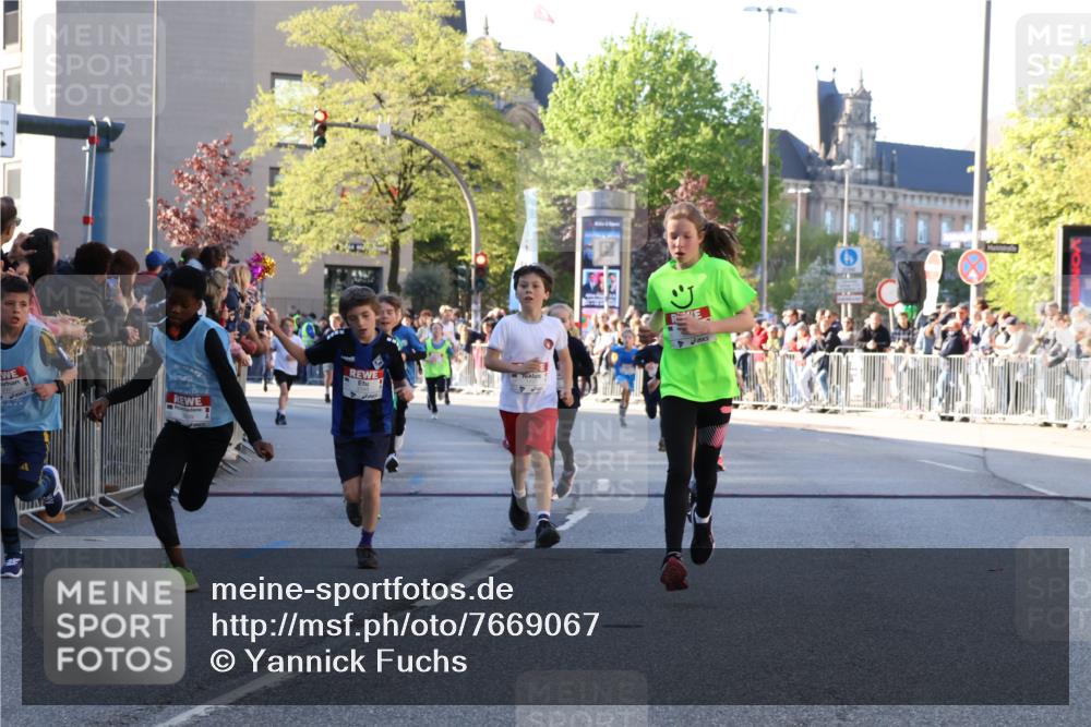 25.04.2025 - Das Zehntel Yannick Fuchs http://msf.ph/oto/7669067 26.04.2025 08:51:20 Ziel 1177, 1488, 1546, 1621, 1757, 1943, 2010, 2213, 2348, 2481, 2505, 2621, 2644, 2684, 2700, 2848, 2853, 2907, 2960, 2975, 3049, 3066, 3097, 3099, 3188, 3538, 3856, 3877 meine-sportfotos.de