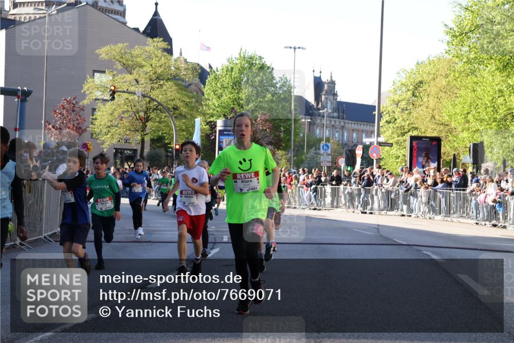 25.04.2025 - Das Zehntel Yannick Fuchs http://msf.ph/oto/7669071 26.04.2025 08:51:21 Ziel 1171, 1177, 1488, 1546, 1621, 1757, 1943, 2010, 2213, 2348, 2481, 2505, 2621, 2644, 2684, 2700, 2848, 2853, 2907, 2960, 2975, 3049, 3066, 3097, 3099, 3188, 3538, 3856, 3877 meine-sportfotos.de