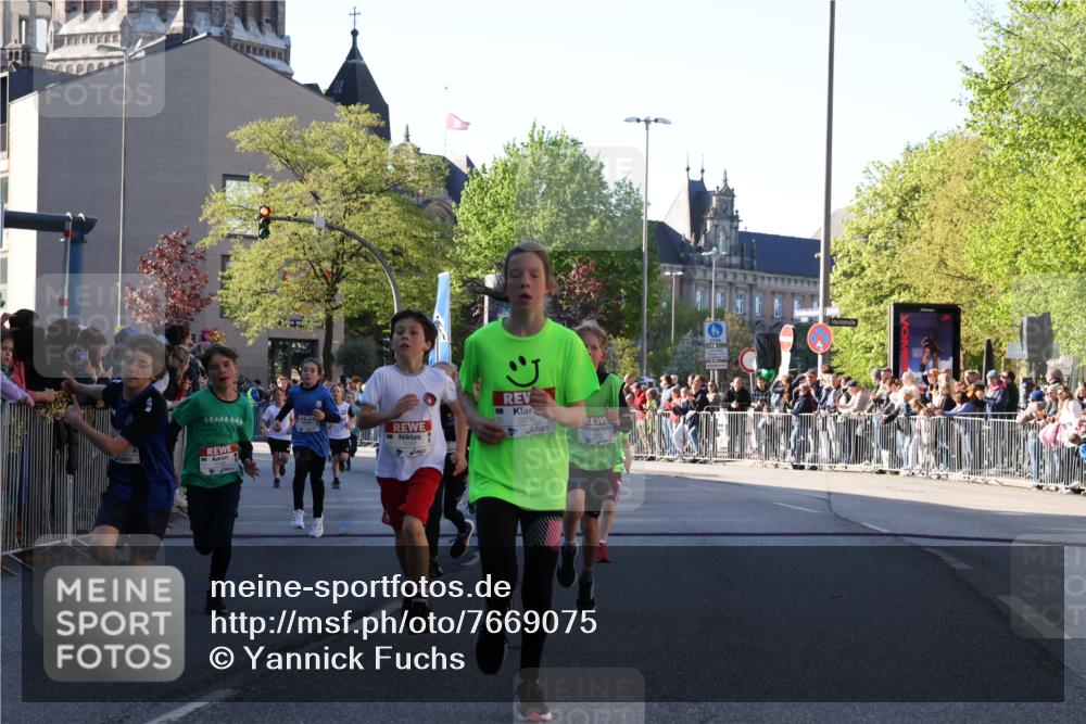 25.04.2025 - Das Zehntel Yannick Fuchs http://msf.ph/oto/7669075 26.04.2025 08:51:21 Ziel 1171, 1177, 1488, 1546, 1621, 1757, 1943, 2010, 2213, 2348, 2481, 2505, 2621, 2644, 2684, 2700, 2848, 2853, 2907, 2960, 2975, 3049, 3066, 3097, 3099, 3188, 3538, 3856, 3877 meine-sportfotos.de