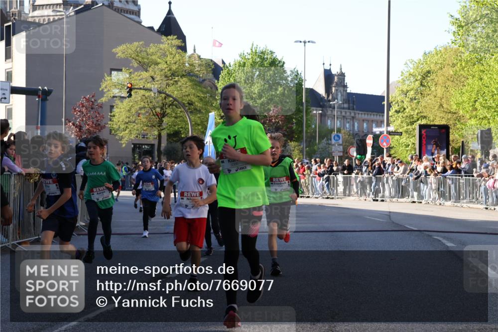 25.04.2025 - Das Zehntel Yannick Fuchs http://msf.ph/oto/7669077 26.04.2025 08:51:22 Ziel 1171, 1177, 1488, 1546, 1621, 1757, 1943, 2010, 2213, 2348, 2481, 2505, 2621, 2644, 2684, 2700, 2848, 2853, 2907, 2960, 2975, 3049, 3066, 3097, 3099, 3188, 3486, 3538, 3856, 3877 meine-sportfotos.de