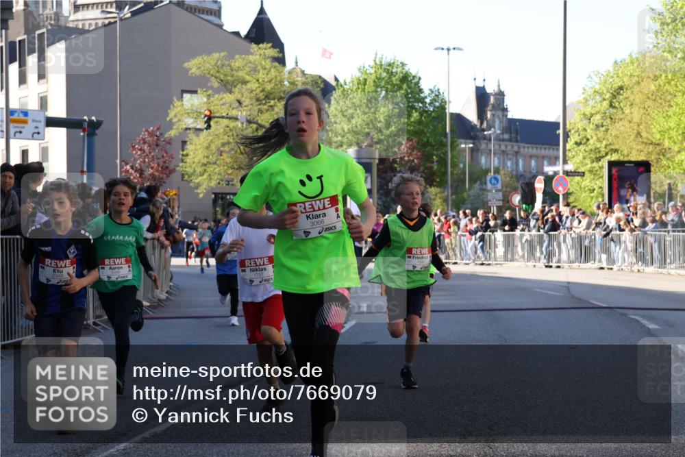 25.04.2025 - Das Zehntel Yannick Fuchs http://msf.ph/oto/7669079 26.04.2025 08:51:22 Ziel 1171, 1177, 1488, 1546, 1621, 1757, 1943, 2010, 2213, 2348, 2481, 2505, 2621, 2644, 2684, 2700, 2848, 2853, 2907, 2960, 2975, 3049, 3066, 3097, 3099, 3188, 3486, 3538, 3856, 3877 meine-sportfotos.de