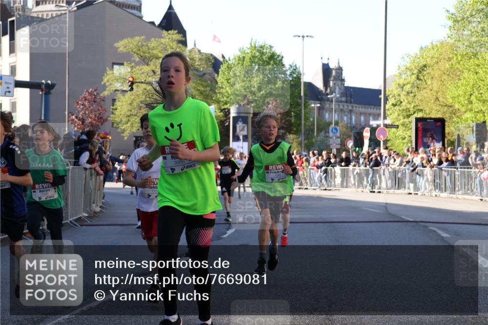 25.04.2025 - Das Zehntel Yannick Fuchs http://msf.ph/oto/7669081 26.04.2025 08:51:22 Ziel 1171, 1177, 1488, 1546, 1621, 1757, 1943, 2010, 2213, 2348, 2481, 2505, 2621, 2644, 2684, 2700, 2848, 2853, 2907, 2960, 2975, 3049, 3066, 3097, 3099, 3188, 3486, 3538, 3856, 3877 meine-sportfotos.de