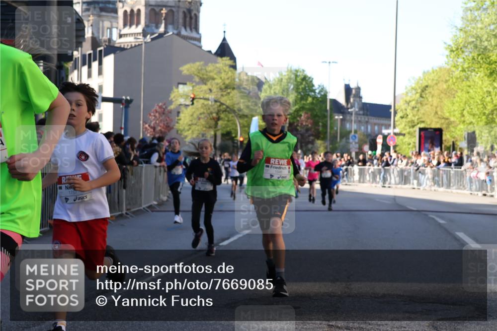 25.04.2025 - Das Zehntel Yannick Fuchs http://msf.ph/oto/7669085 26.04.2025 08:51:23 Ziel 1112, 1113, 1171, 1177, 1488, 1546, 1621, 1757, 1943, 2010, 2213, 2348, 2481, 2505, 2621, 2644, 2684, 2700, 2779, 2848, 2853, 2907, 2960, 2975, 3049, 3066, 3097, 3099, 3188, 3486, 3538, 3856, 3877 meine-sportfotos.de