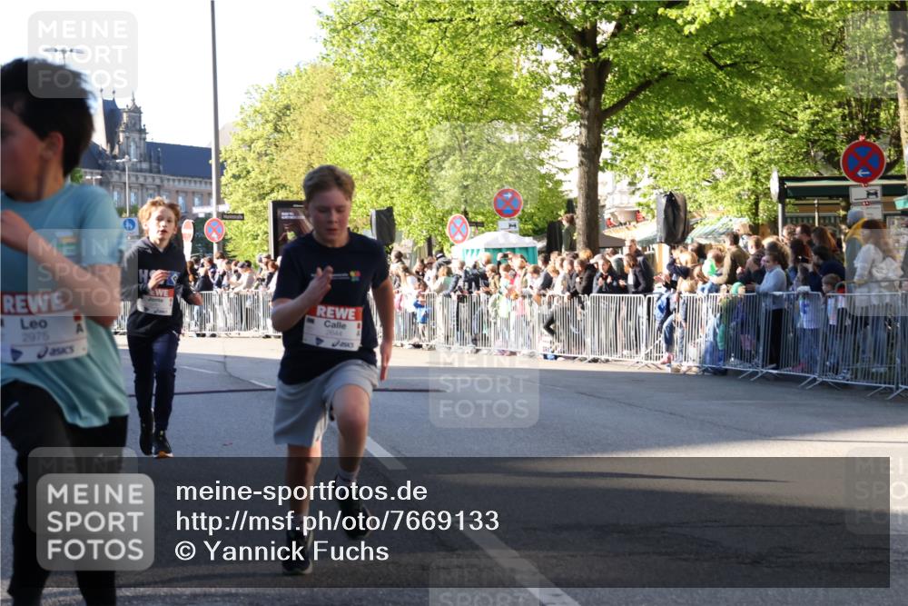 25.04.2025 - Das Zehntel Yannick Fuchs http://msf.ph/oto/7669133 26.04.2025 08:51:31 Ziel 1112, 1113, 1171, 1177, 1621, 1939, 1943, 2213, 2481, 2505, 2644, 2684, 2700, 2779, 2853, 2907, 2960, 2975, 3486, 3538, 3720, 3856, 3873, 3877 meine-sportfotos.de