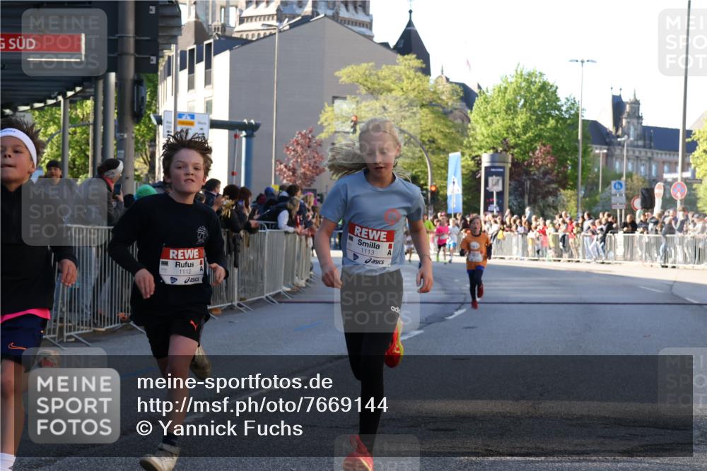 25.04.2025 - Das Zehntel Yannick Fuchs http://msf.ph/oto/7669144 26.04.2025 08:51:35 Ziel 1112, 1113, 1171, 1621, 1939, 2149, 2161, 2481, 2644, 2684, 2700, 2779, 2907, 2960, 2975, 3404, 3450, 3486, 3595, 3720, 3873 meine-sportfotos.de