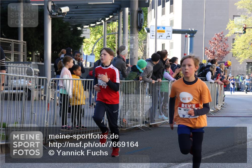 25.04.2025 - Das Zehntel Yannick Fuchs http://msf.ph/oto/7669164 26.04.2025 08:51:39 Ziel 1112, 1113, 1207, 1232, 1654, 1788, 1939, 2015, 2149, 2161, 2779, 3404, 3450, 3486, 3595, 3720, 3873 meine-sportfotos.de