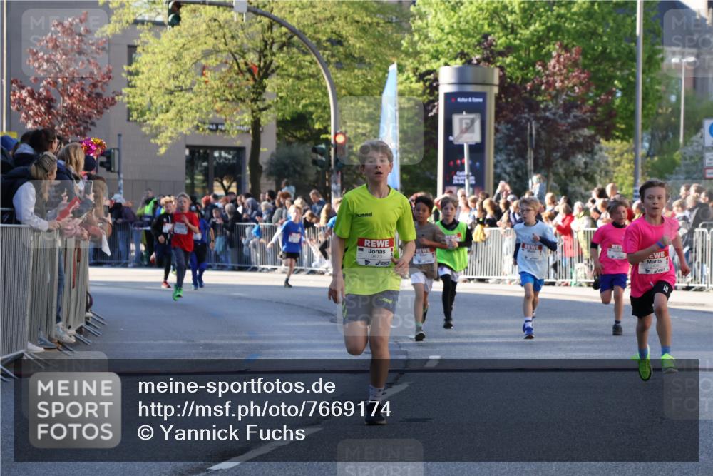 25.04.2025 - Das Zehntel Yannick Fuchs http://msf.ph/oto/7669174 26.04.2025 08:51:41 Ziel 1176, 1207, 1232, 1245, 1654, 1788, 1939, 2015, 2149, 2161, 2886, 3404, 3450, 3516, 3595, 3720, 3873 meine-sportfotos.de