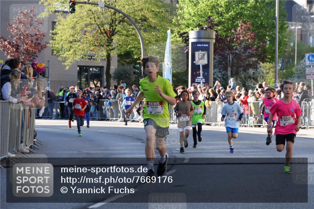 25.04.2025 - Das Zehntel Yannick Fuchs http://msf.ph/oto/7669176 26.04.2025 08:51:41 Ziel 1176, 1207, 1232, 1245, 1654, 1788, 1939, 2015, 2149, 2161, 2886, 3404, 3450, 3516, 3595, 3720, 3873 meine-sportfotos.de