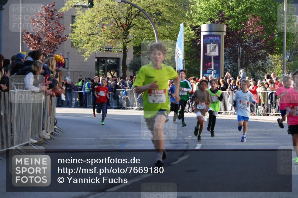 25.04.2025 - Das Zehntel Yannick Fuchs http://msf.ph/oto/7669180 26.04.2025 08:51:41 Ziel 1176, 1207, 1232, 1245, 1654, 1788, 1939, 2015, 2149, 2161, 2886, 3404, 3450, 3516, 3595, 3720, 3873 meine-sportfotos.de