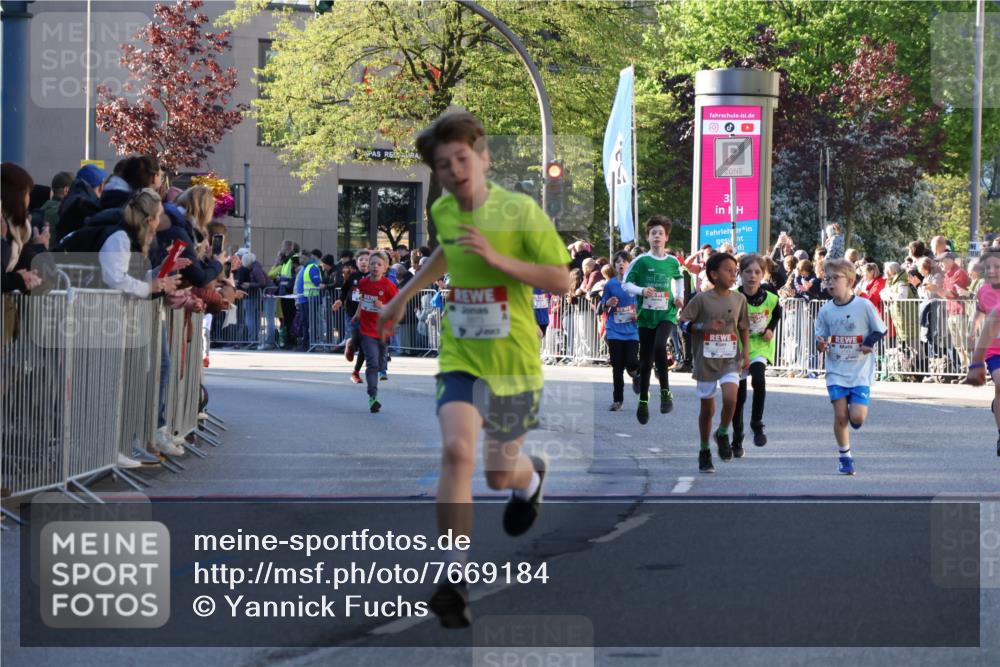 25.04.2025 - Das Zehntel Yannick Fuchs http://msf.ph/oto/7669184 26.04.2025 08:51:42 Ziel 1176, 1207, 1232, 1245, 1654, 1788, 1939, 2015, 2149, 2161, 2886, 3404, 3450, 3516, 3595, 3720, 3873 meine-sportfotos.de