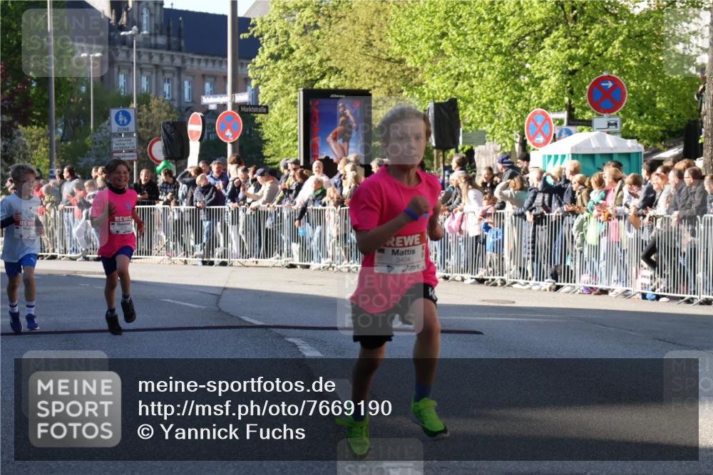 25.04.2025 - Das Zehntel Yannick Fuchs http://msf.ph/oto/7669190 26.04.2025 08:51:43 Ziel 1176, 1207, 1208, 1232, 1245, 1654, 1788, 1939, 2015, 2149, 2161, 2886, 3404, 3450, 3516, 3595, 3720, 3873 meine-sportfotos.de