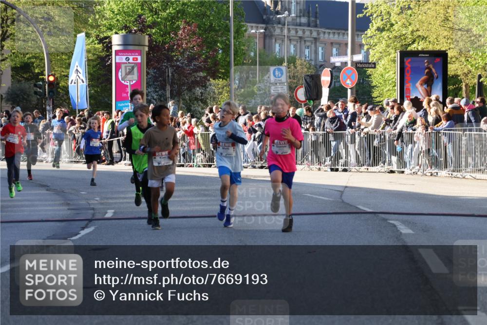 25.04.2025 - Das Zehntel Yannick Fuchs http://msf.ph/oto/7669193 26.04.2025 08:51:44 Ziel 1166, 1176, 1207, 1208, 1232, 1245, 1654, 1788, 2015, 2149, 2161, 2886, 3404, 3450, 3516, 3530, 3595, 3873 meine-sportfotos.de