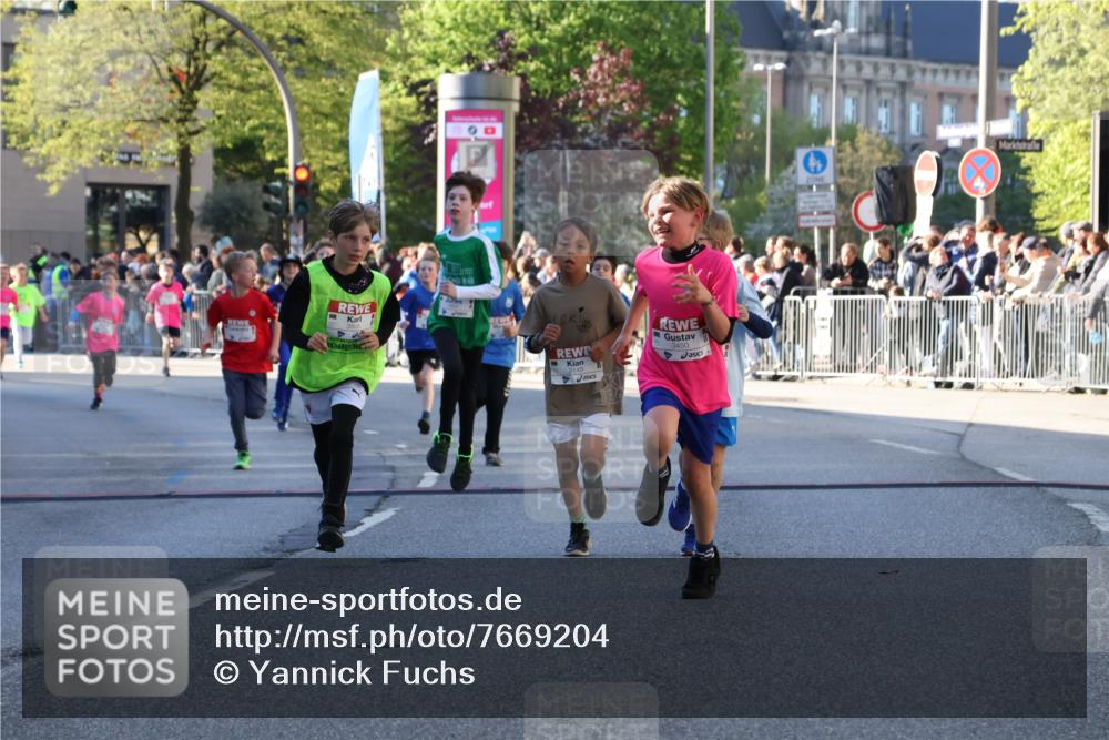 25.04.2025 - Das Zehntel Yannick Fuchs http://msf.ph/oto/7669204 26.04.2025 08:51:45 Ziel 1166, 1176, 1207, 1208, 1232, 1245, 1654, 1788, 2015, 2149, 2161, 2886, 3060, 3404, 3450, 3496, 3516, 3530, 3595, 3873 meine-sportfotos.de