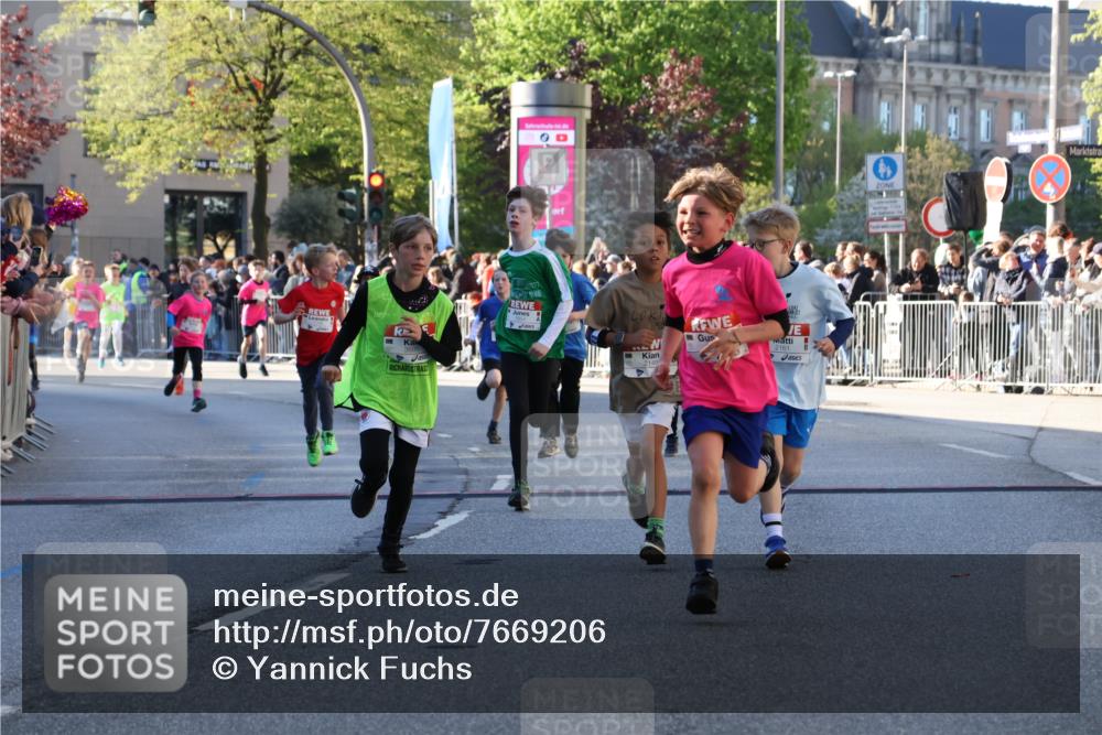 25.04.2025 - Das Zehntel Yannick Fuchs http://msf.ph/oto/7669206 26.04.2025 08:51:45 Ziel 1166, 1176, 1207, 1208, 1232, 1245, 1654, 1788, 2015, 2149, 2161, 2886, 3060, 3404, 3450, 3496, 3516, 3530, 3595, 3873 meine-sportfotos.de