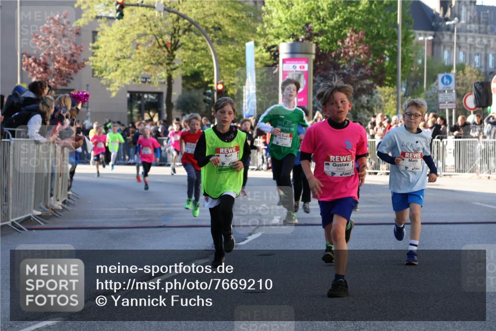 25.04.2025 - Das Zehntel Yannick Fuchs http://msf.ph/oto/7669210 26.04.2025 08:51:46 Ziel 1166, 1176, 1207, 1208, 1232, 1245, 1654, 1788, 2015, 2149, 2161, 2886, 3060, 3404, 3450, 3496, 3516, 3530, 3595, 3873 meine-sportfotos.de