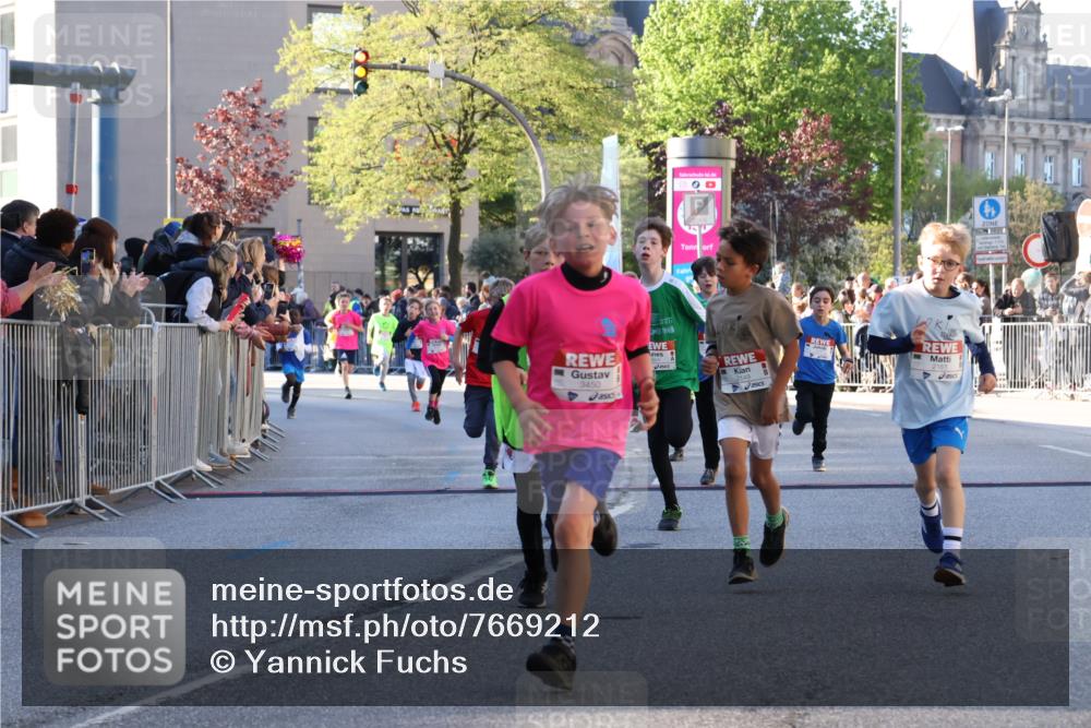 25.04.2025 - Das Zehntel Yannick Fuchs http://msf.ph/oto/7669212 26.04.2025 08:51:46 Ziel 1166, 1176, 1207, 1208, 1232, 1245, 1654, 1788, 2015, 2149, 2161, 2886, 3060, 3404, 3450, 3496, 3516, 3530, 3595, 3873 meine-sportfotos.de