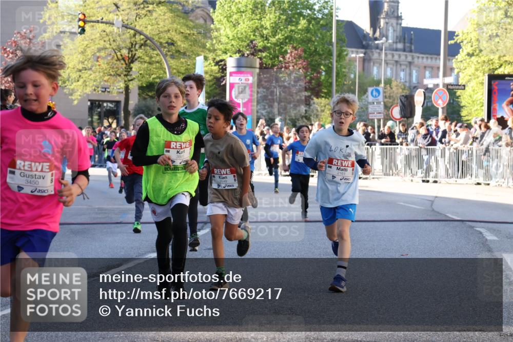 25.04.2025 - Das Zehntel Yannick Fuchs http://msf.ph/oto/7669217 26.04.2025 08:51:47 Ziel 1166, 1176, 1207, 1208, 1232, 1245, 1654, 1788, 2015, 2149, 2161, 2886, 3060, 3404, 3450, 3496, 3516, 3530, 3595, 3873 meine-sportfotos.de