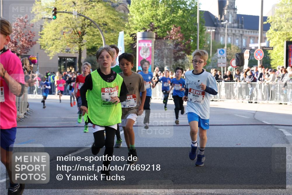 25.04.2025 - Das Zehntel Yannick Fuchs http://msf.ph/oto/7669218 26.04.2025 08:51:47 Ziel 1166, 1176, 1207, 1208, 1232, 1245, 1654, 1788, 2015, 2149, 2161, 2886, 3060, 3404, 3450, 3496, 3516, 3530, 3595, 3873 meine-sportfotos.de
