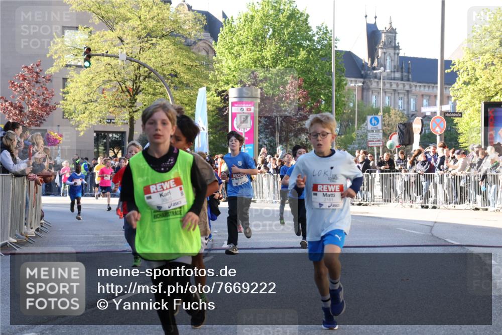 25.04.2025 - Das Zehntel Yannick Fuchs http://msf.ph/oto/7669222 26.04.2025 08:51:47 Ziel 1166, 1176, 1207, 1208, 1232, 1245, 1654, 1788, 2015, 2149, 2161, 2886, 3060, 3404, 3450, 3496, 3516, 3530, 3595, 3873 meine-sportfotos.de