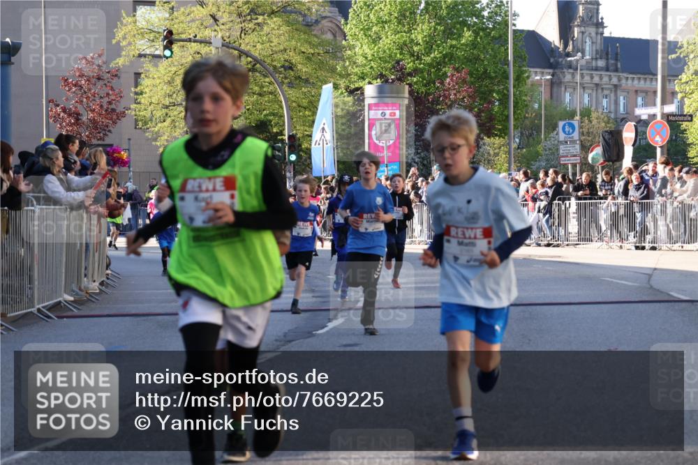 25.04.2025 - Das Zehntel Yannick Fuchs http://msf.ph/oto/7669225 26.04.2025 08:51:48 Ziel 1166, 1176, 1207, 1208, 1232, 1245, 1654, 1788, 2015, 2149, 2161, 2886, 3060, 3212, 3404, 3450, 3496, 3516, 3530, 3595, 3873 meine-sportfotos.de