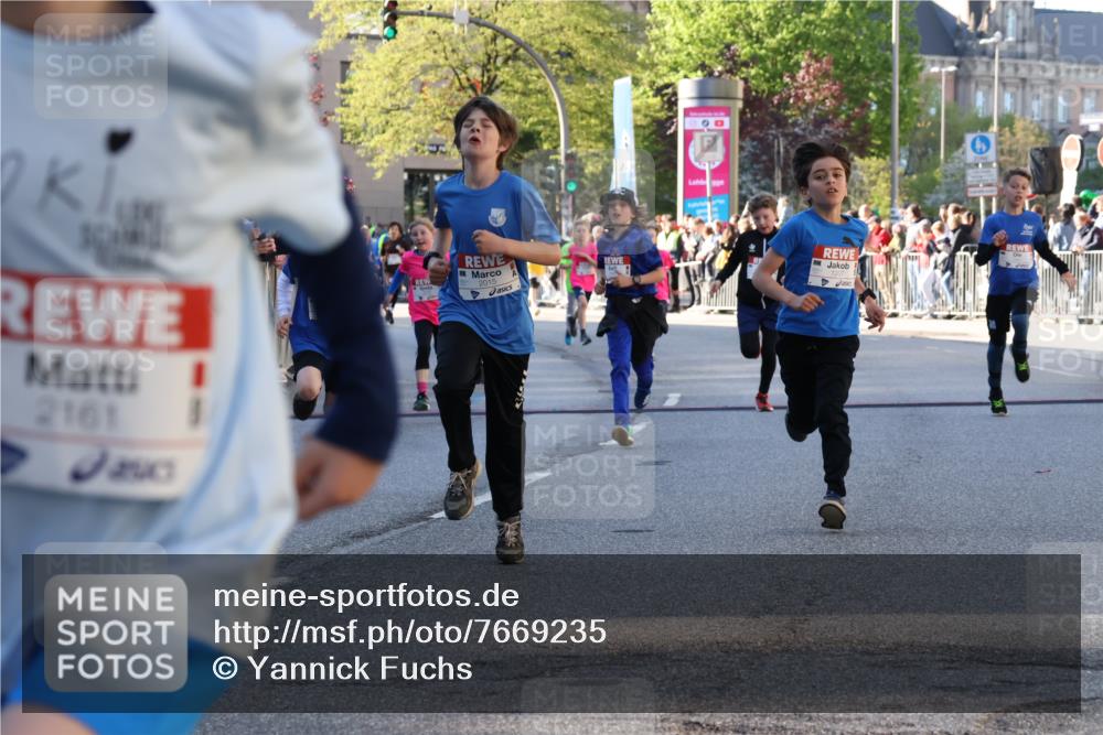 25.04.2025 - Das Zehntel Yannick Fuchs http://msf.ph/oto/7669235 26.04.2025 08:51:50 Ziel 1166, 1176, 1207, 1208, 1232, 1245, 1654, 1788, 2015, 2023, 2149, 2161, 2355, 2886, 3060, 3212, 3407, 3450, 3496, 3516, 3530, 3595 meine-sportfotos.de