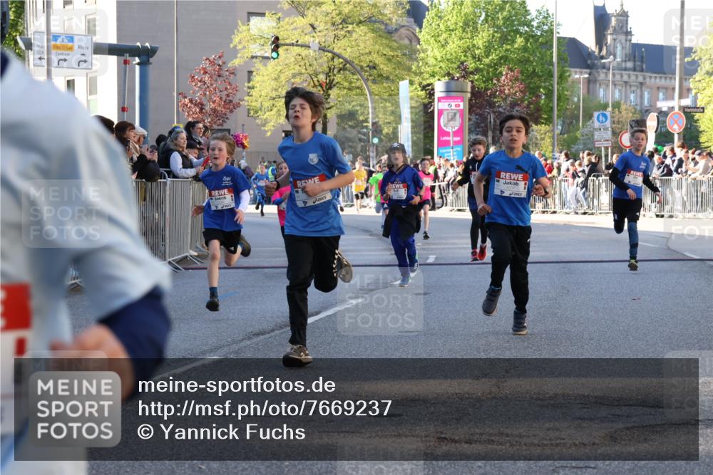 25.04.2025 - Das Zehntel Yannick Fuchs http://msf.ph/oto/7669237 26.04.2025 08:51:50 Ziel 1166, 1176, 1207, 1208, 1232, 1245, 1654, 1788, 2015, 2023, 2149, 2161, 2355, 2886, 3060, 3212, 3407, 3450, 3496, 3516, 3530, 3595 meine-sportfotos.de