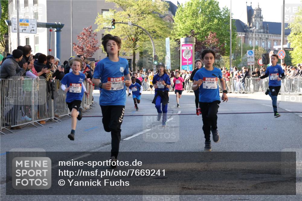25.04.2025 - Das Zehntel Yannick Fuchs http://msf.ph/oto/7669241 26.04.2025 08:51:50 Ziel 1166, 1176, 1207, 1208, 1232, 1245, 1654, 1788, 2015, 2023, 2149, 2161, 2355, 2886, 3060, 3212, 3407, 3450, 3496, 3516, 3530, 3595 meine-sportfotos.de