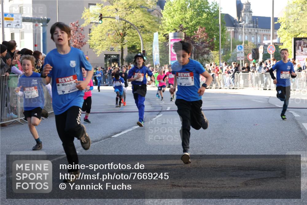 25.04.2025 - Das Zehntel Yannick Fuchs http://msf.ph/oto/7669245 26.04.2025 08:51:51 Ziel 1166, 1176, 1207, 1208, 1232, 1245, 1654, 1788, 2015, 2023, 2149, 2161, 2355, 2364, 2886, 3060, 3212, 3407, 3450, 3496, 3516, 3530, 3595 meine-sportfotos.de