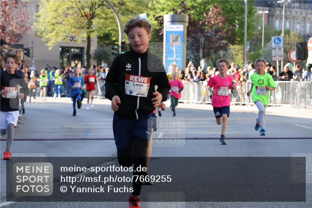 25.04.2025 - Das Zehntel Yannick Fuchs http://msf.ph/oto/7669255 26.04.2025 08:51:54 Ziel 1166, 1176, 1188, 1207, 1208, 1232, 1245, 1418, 1788, 2015, 2023, 2216, 2355, 2364, 2886, 3060, 3160, 3161, 3212, 3407, 3496, 3516, 3530 meine-sportfotos.de