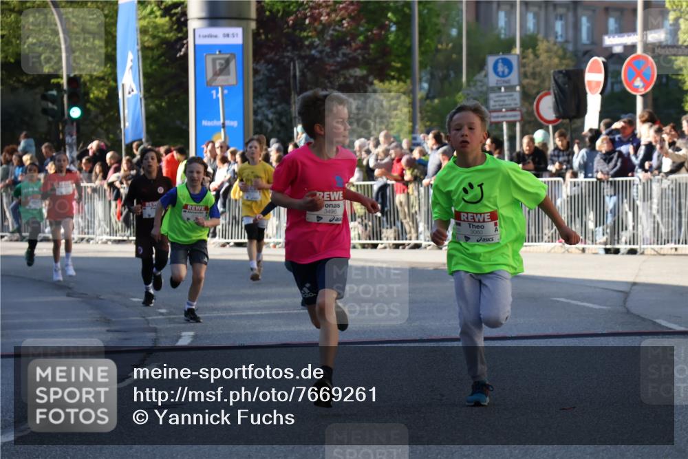 25.04.2025 - Das Zehntel Yannick Fuchs http://msf.ph/oto/7669261 26.04.2025 08:51:55 Ziel 1122, 1166, 1176, 1188, 1207, 1208, 1232, 1245, 1418, 1788, 2015, 2023, 2216, 2355, 2364, 2886, 3060, 3160, 3161, 3171, 3212, 3407, 3496, 3516, 3530, 3822 meine-sportfotos.de