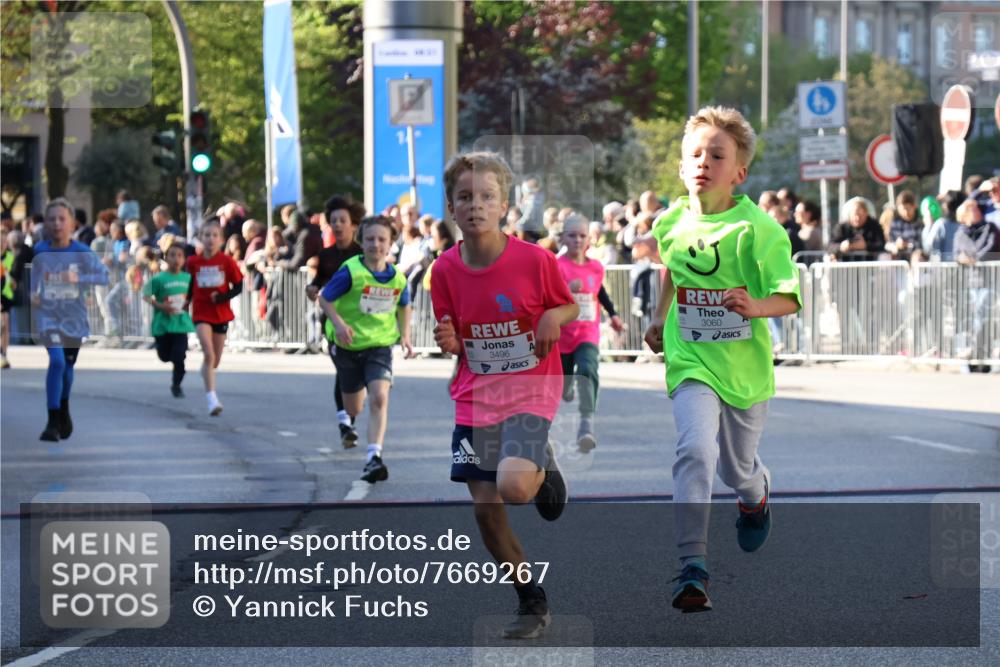 25.04.2025 - Das Zehntel Yannick Fuchs http://msf.ph/oto/7669267 26.04.2025 08:51:56 Ziel 1122, 1166, 1176, 1188, 1207, 1208, 1232, 1245, 1418, 2023, 2216, 2355, 2364, 2804, 2886, 3060, 3160, 3161, 3171, 3212, 3407, 3496, 3516, 3530, 3822 meine-sportfotos.de